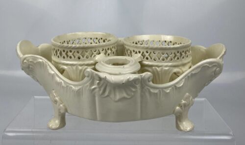 Continental creamware oil and vinegar cruet with relief decoration. c.1790-1810 - Picture 2 of 5