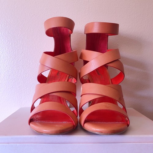 BCBGMAXAZRIA Runway korallefarbene Riemchen-Heels UVP 398 $ - Bild 3 von 4