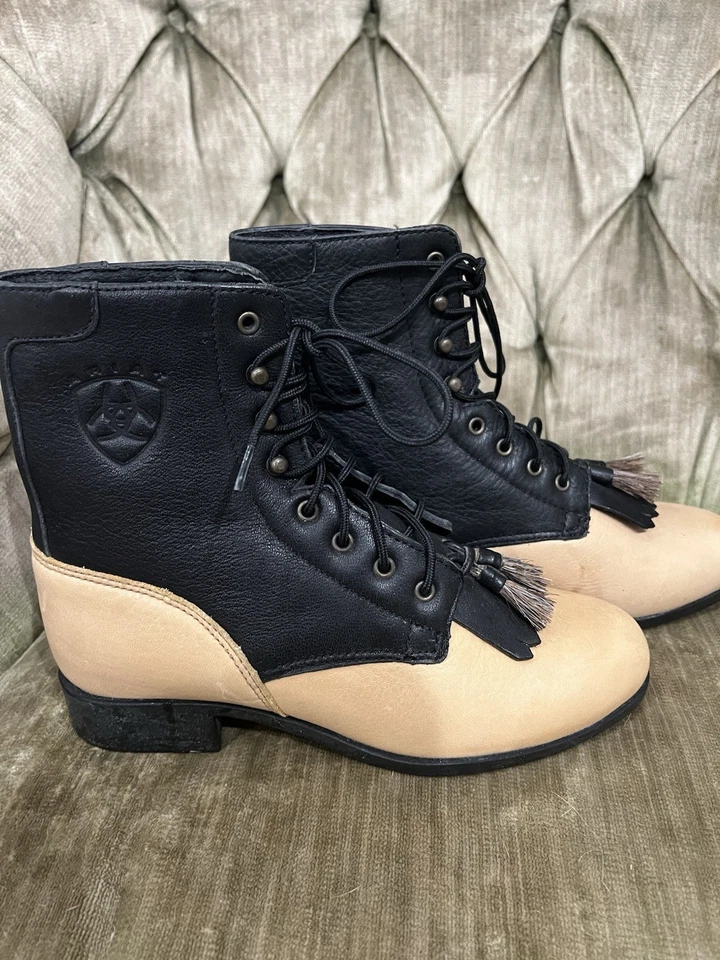 Botas femininas Ariat Roper 6.5 pretas/marfim usadas duas vezes. Borlas fofas de cabelo de cavalo. - Imagem 2 de 4