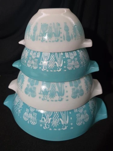 Vintage Pyrex Turquoise/White Amish Butterprint Cinderella Nesting Mixing Bowls