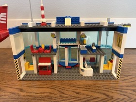 LEGO CITY: Airport (3182) 99% Complete; All minifigs