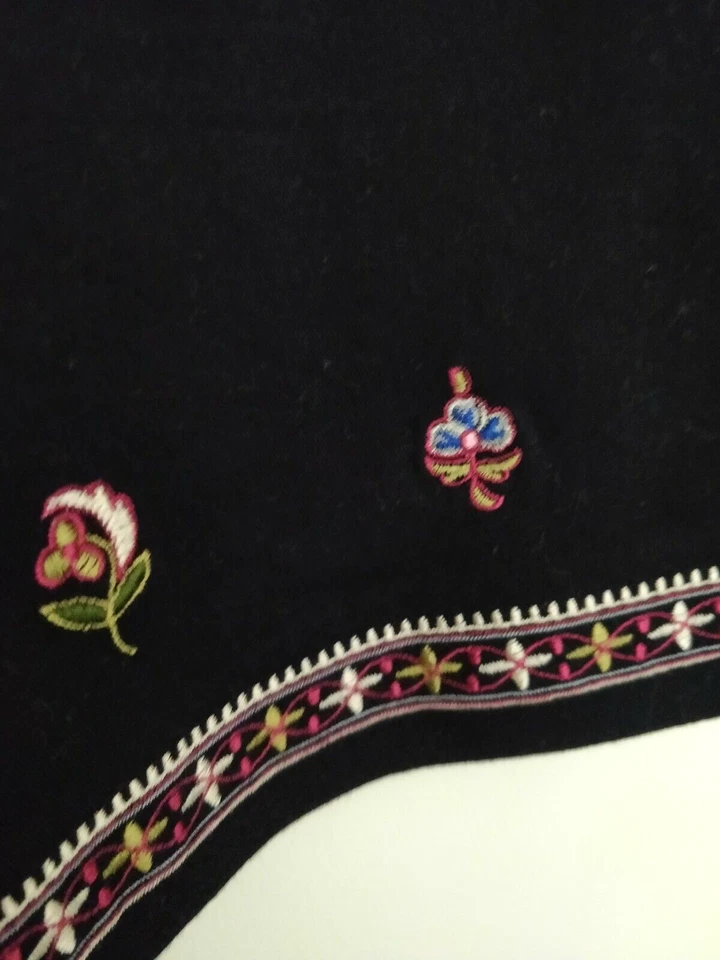 Beautiful Dana Buchman Embroidered Floral Navy Blue Cotton Skirt 12 - Image 2 of 4