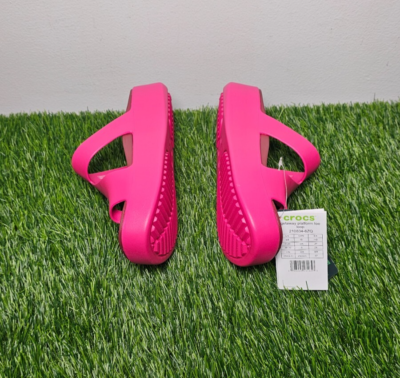 CROCS Getaway Platform Toe Loop - Dragon Fruit - Women's Size 8