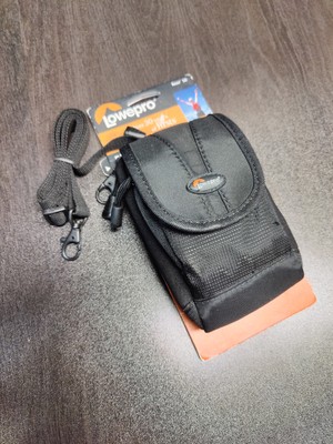 BRAND NEW Lowepro Digital Camera Bag Rezo 50 