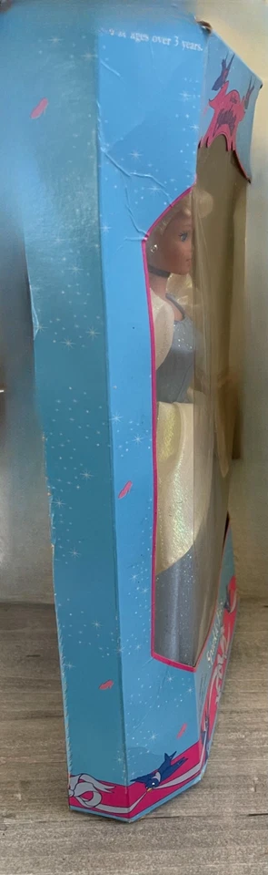 Barbie Walt Disney Cenicienta Ojos Brillantes 1995 #14789 Foto 3 de 4