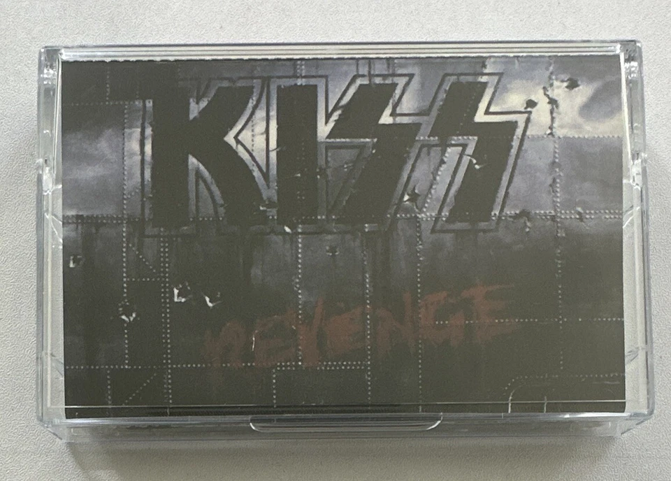 Kiss : Revenge Rare Turkish Issue Cassette Tape Mercury 848 037-4 Vg+ / Mint - Image 2 of 4