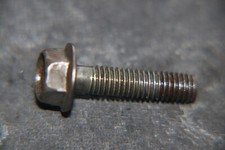 Yamaha M6 flange bolt 95817 06025