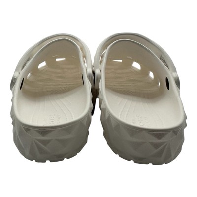 Crocs Classic Geometric Clogs Men display picture 3