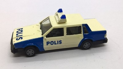 IMU I.M.U. Euromodell Volvo 760 GLE Limousine weiß blau POLIS POLIZEI (37)