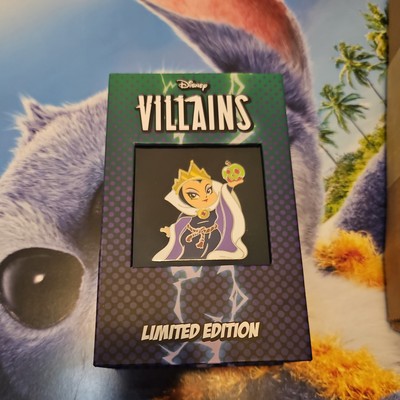 D23 Expo 2024 Disney Villains Evil Queen Enamel Stand MOG LE 400