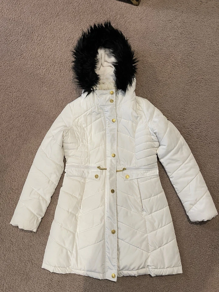 Chaqueta de Invierno ROCAWEAR Clásica Imitación Piel Extraíble Borde con Capucha PEQUEÑA Usada Foto 2 de 4