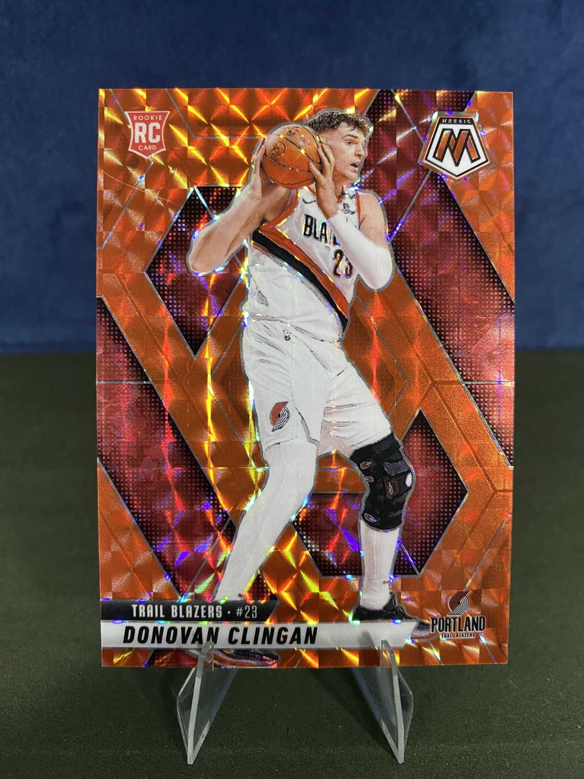 2024-25 Panini Mosaic Donovan Clingan #246 Orange Mosaic Prizm /249 (RC)