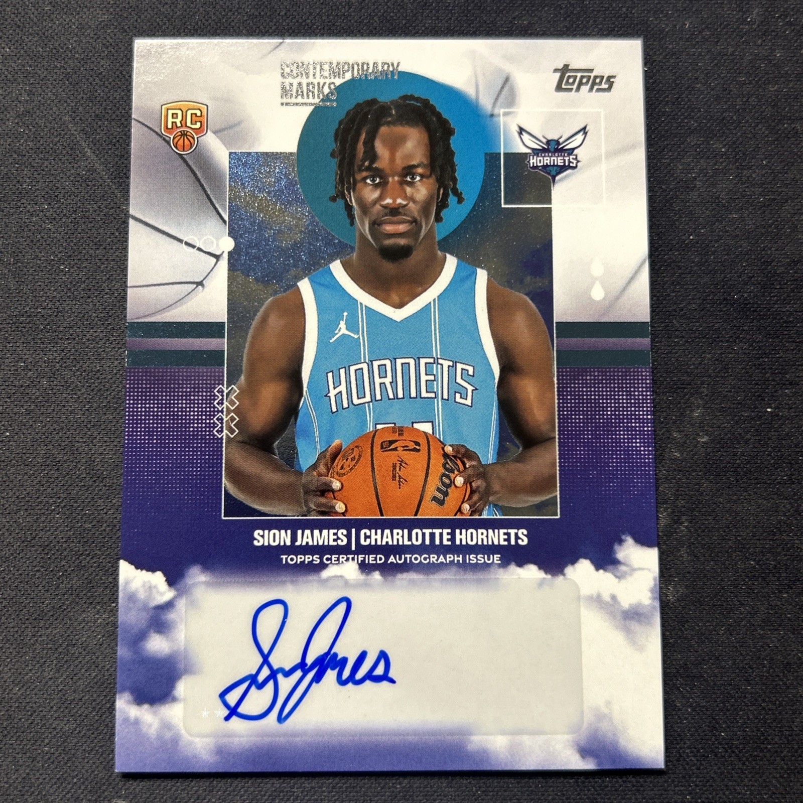 2025-26 Topps Sion James RC Auto Contemporary Marks Rainbow Foil Hornets #CM-SJ