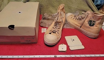 Rare John Lennon  ''Imagine Peace'' All Star Converse Shoes 10 NOS