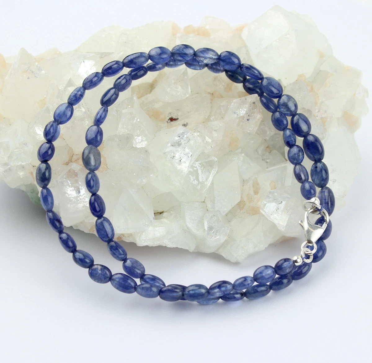 Collana Oro e Diamanti bianchi, Zaffiro blu ovale | Gioielli