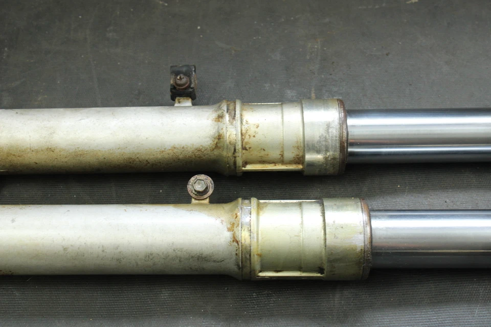 Juego de horquillas Suzuki Dr250 1990 OEM B4429 Foto 3 de 4