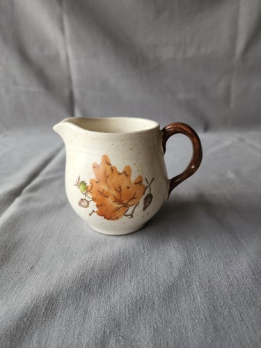 Pot à Crème / Creamer Vintage Metlox Poppytrail - Motif Dahlia Gold - Californie - Années 50