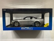AUTOart 1:18 SCALE 2005 FORD MUSTANG GT - 2004 AUTO SHOW VERSION -  1 OF 3000!