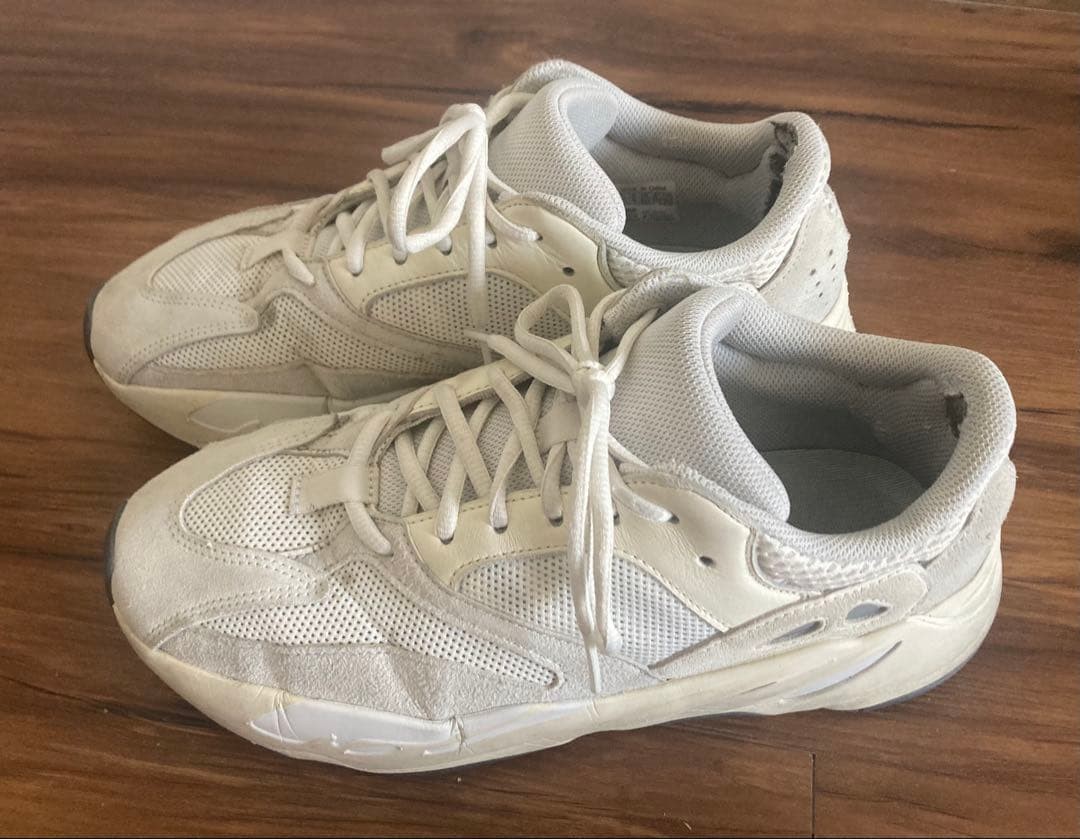 adidas YEEZY BOOST 700 White 27.5cm Used Sneakers