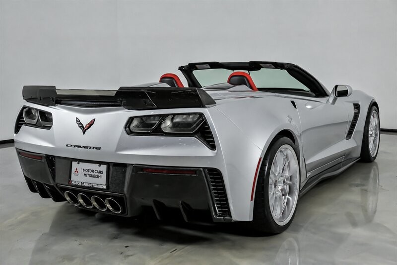 2015 Silver Chevrolet Corvette   | C7 Corvette Photo 9