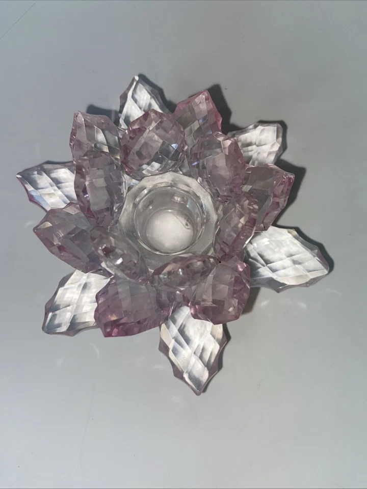 Candelabro Shannon Cristal Rosa Flor de Loto Diseños De Irlanda Borde Festoneado Foto 2 de 4