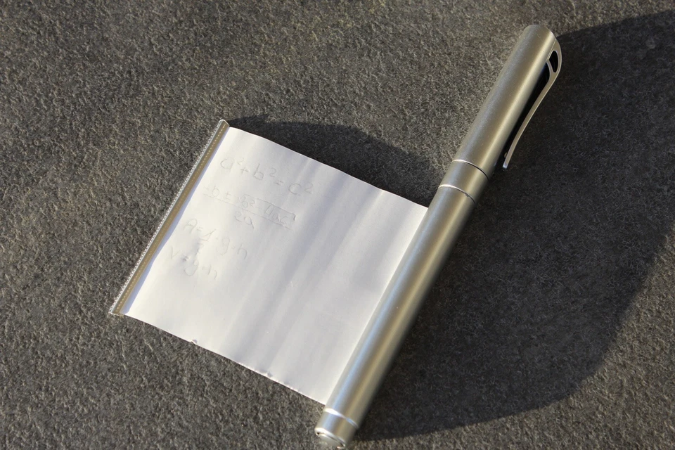 2 Kugelschreiber Stift Spickzettel Set  Spicker Pen Cheatnotepen - Bild 3 von 4