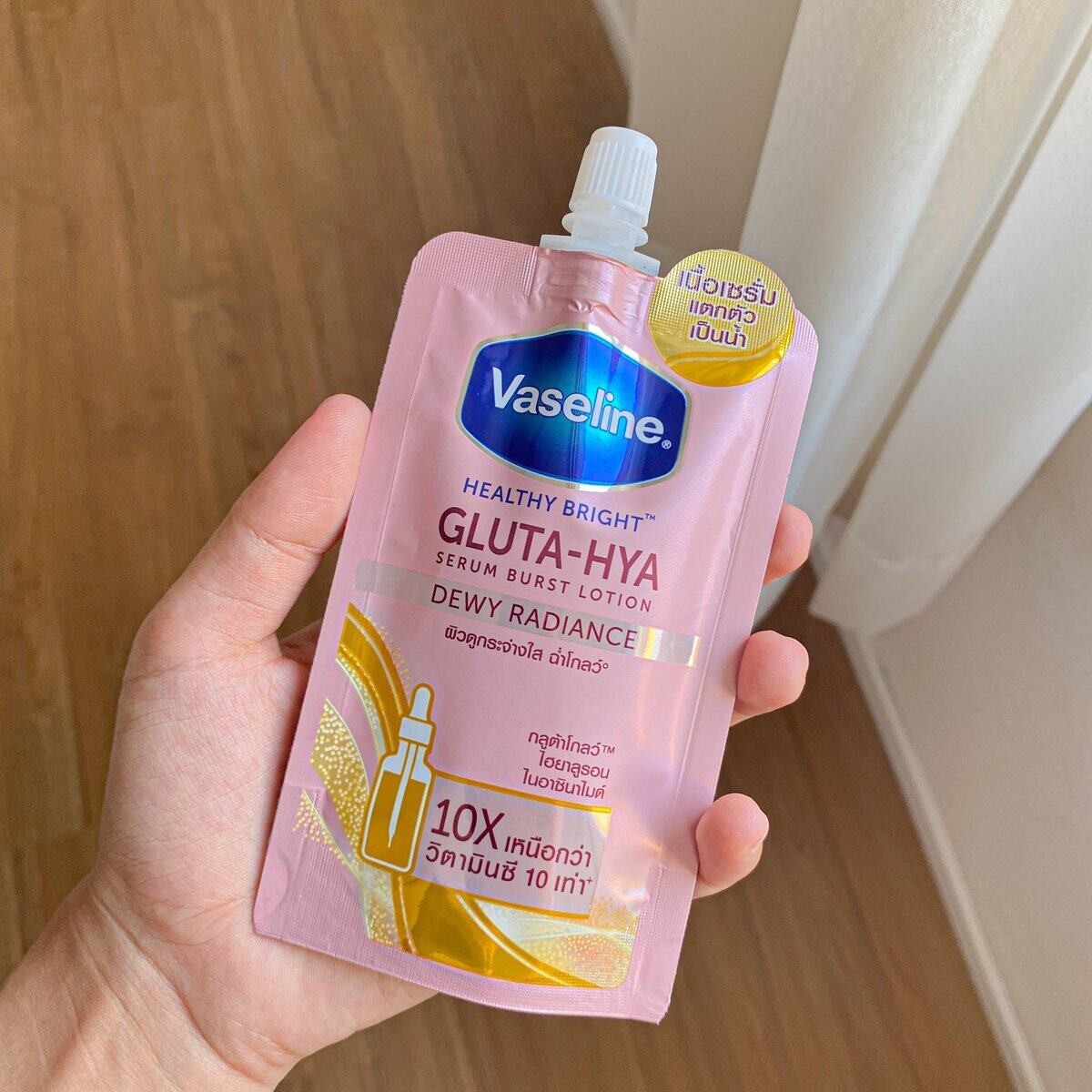 Vaseline GLUTA-HYA UVローション 300ml 4本セット 1 x 300ml VASELINE Healthy Bright Gluta-Hya Serum Burst
