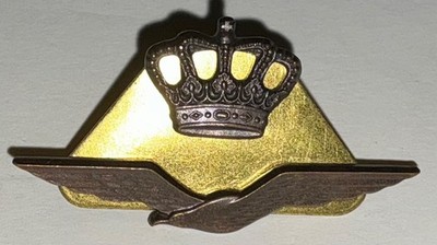 Netherlands Nederland Dutch Air Force Cap Badge Insignia
