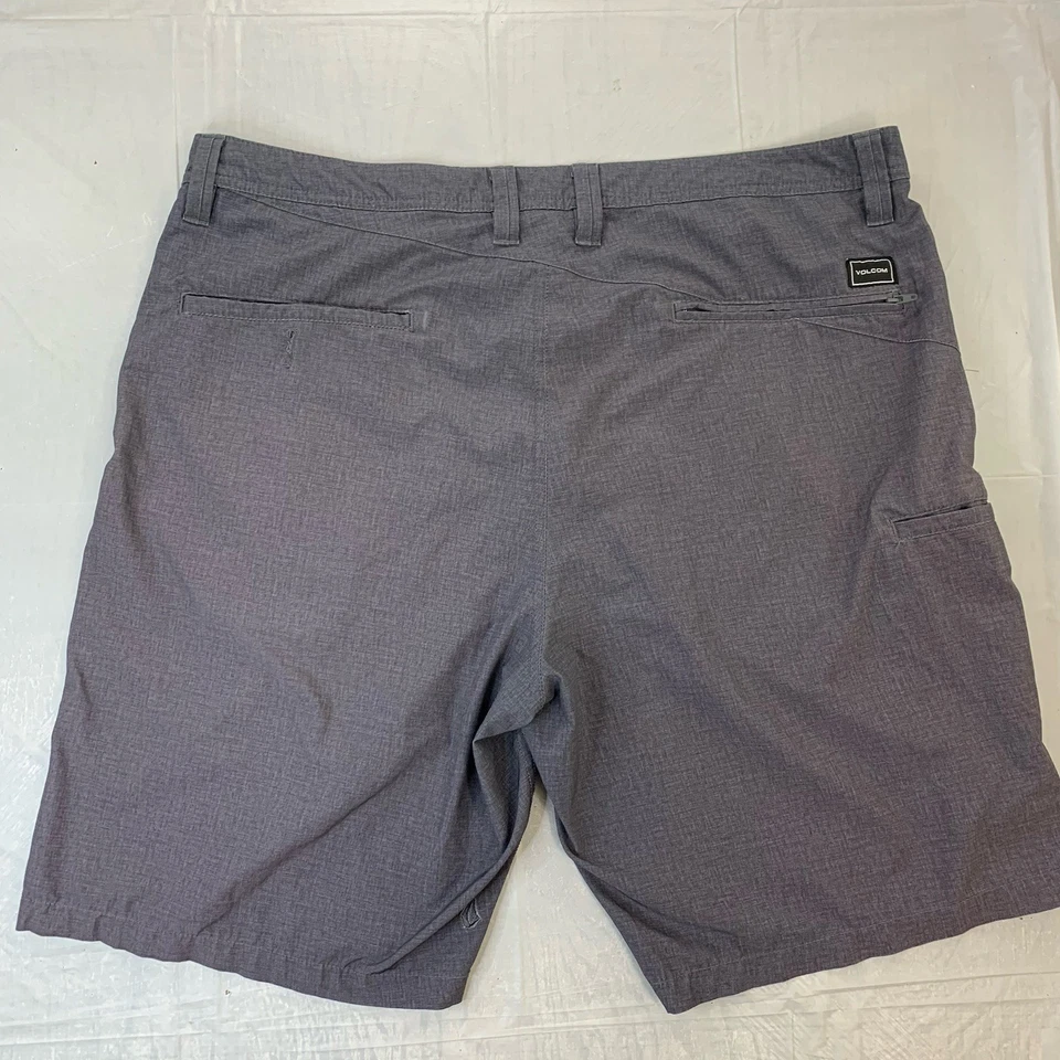 Volcom Gritter True To This Regular Relaxed Dark Gray Chino Shorts Mens Size 38 - Image 2 of 4
