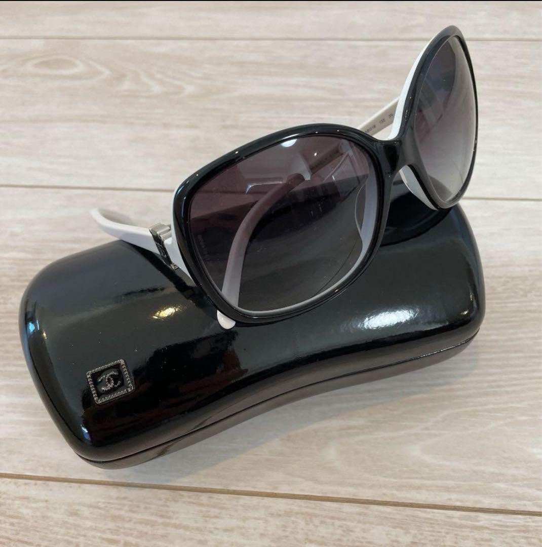 CHANEL Signature Logo Sunglasses for Women