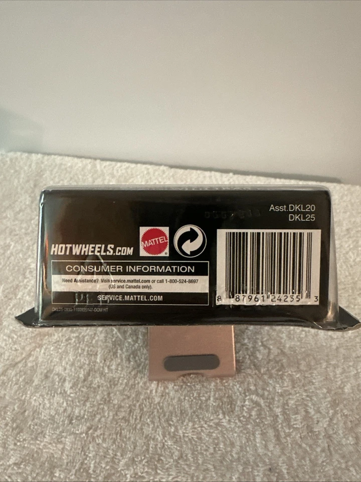 BatBoat serie de televisión clásica Batman Hot Wheels con remolque Foto 2 de 4