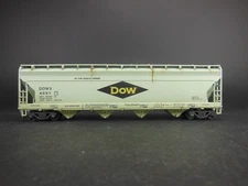 HO SCALE WEATHRED DOWX 4057 DOW ACF CENTER FLOW HOPPER