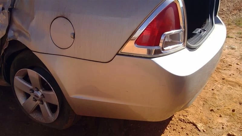 Parachoques trasero sin asistencia de estacionamiento 1 recorte de escape compatible con 06-09 FUSION 178249 Foto 2 de 4