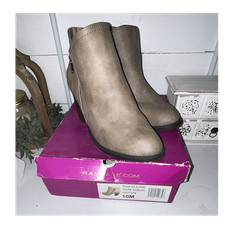 Rampage RAM-ELEASE Taupe Nubuck Ankle Bootie Zip Block Heel Round Toe Women 10M