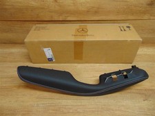 Tür vorne links innen Armlehne Mercedes W242/W246 - A2467201795 Farbe: 9H15 Tür vorne links innen Armlehne Mercedes W242/W246 - A2467201795 Farbe: 9H15