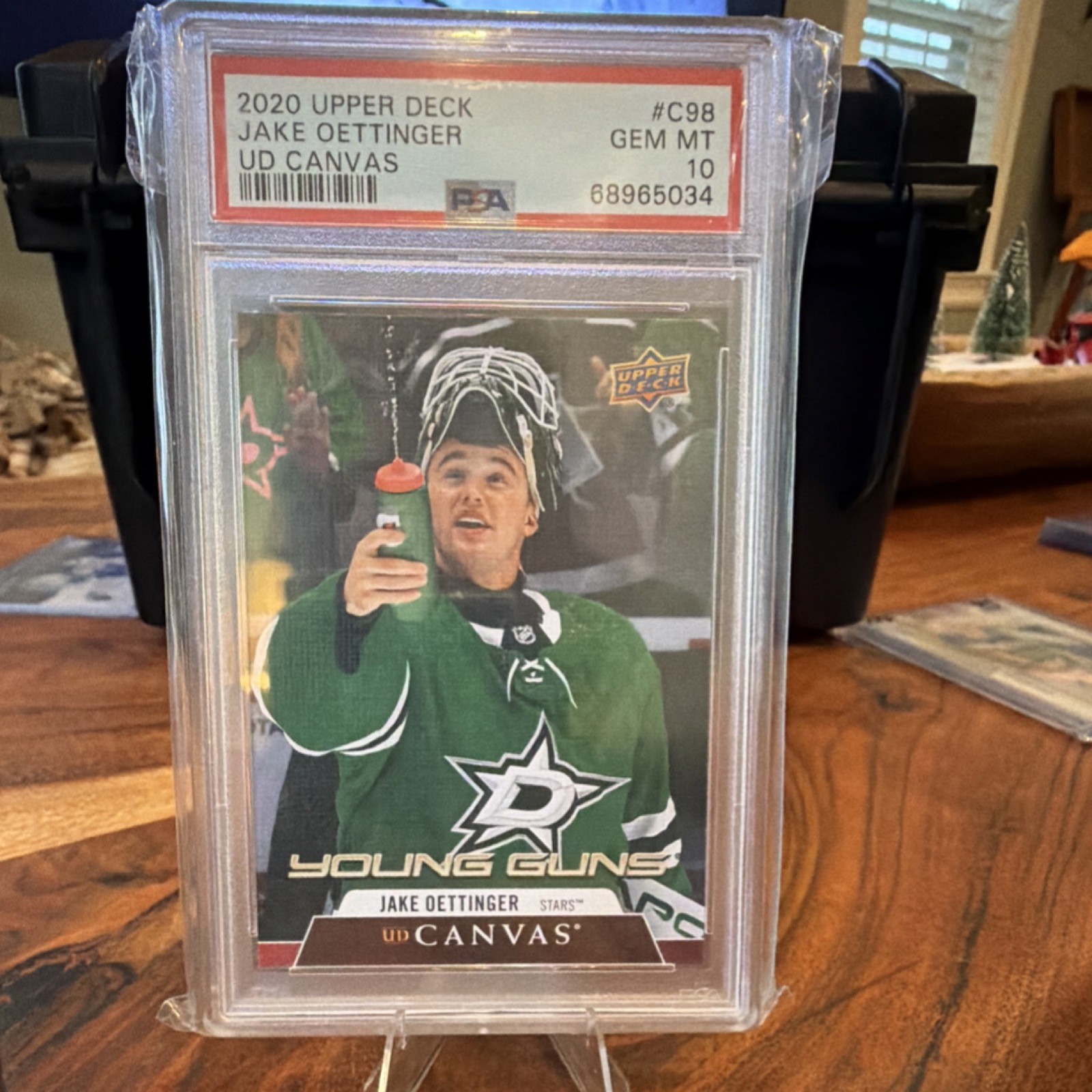 2020-21 Upper Deck UD Canvas Young Guns Jake Oettinger #C98 PSA 10 Dallas Stars