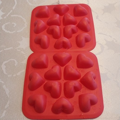 IKEA NWT Set of 2 Silicone Heart Trays Red Dessert Candy Ice Cubes Soaps Crafts - Picture 4 of 7
