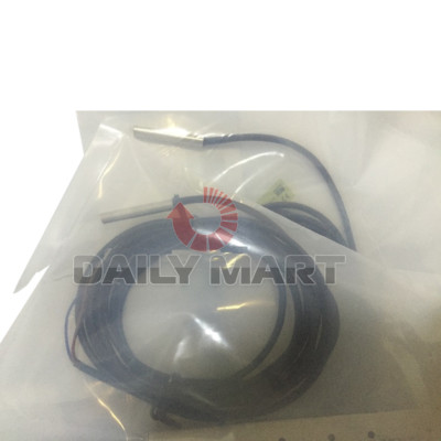 Brand New In Box Omron E2E-C06N04-CJ-B1
