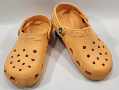 Crocs Womens 9 Mens 7 Classic Clogs Orange Rubber Comfort  display picture 2