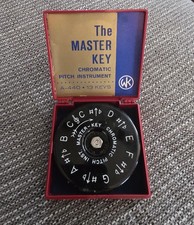 The Master Key Chromatic Pitch Instrument A-440 13 keys Pitch Pipe with Box