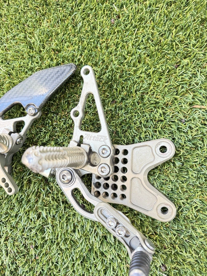 Kit de juego trasero Attack Performance 2015-23 Yamaha YZF-R3 Foto 2 de 3