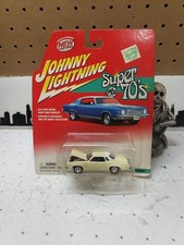 Johnny Lightning 1977 Oldsmobile Cutlass Supreme Super 70s Series In Cream