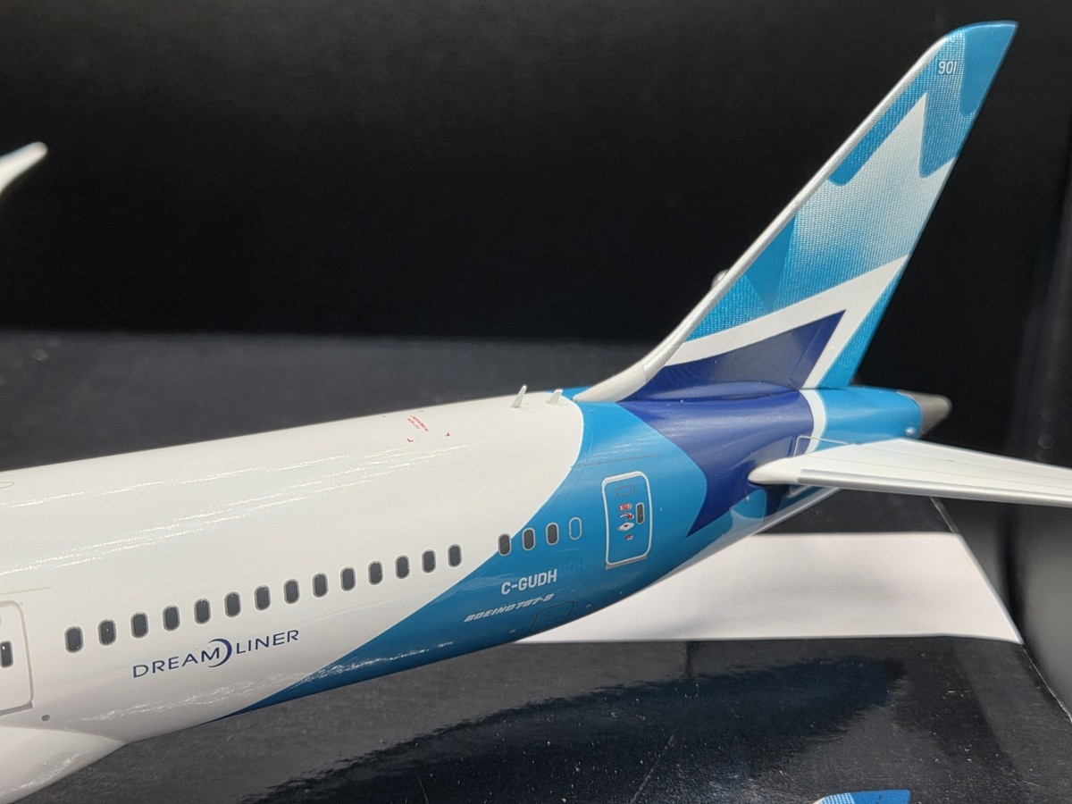 Gemini Jets Westjet Boeing 787-9 C-GUDH Canada 1:200 Scale