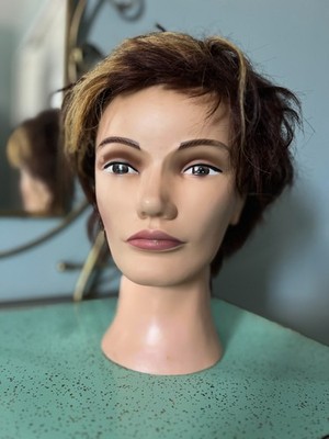 Pivot Point International Female Mannequin Head With Hair Cosmetology