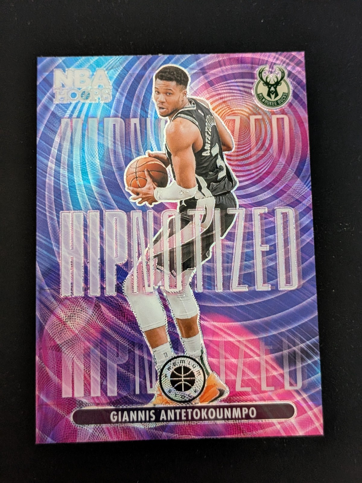 2023-24 NBA Hoops Premium Stock Giannis Antetokounmpo #12 Hipnotized SSP Bucks
