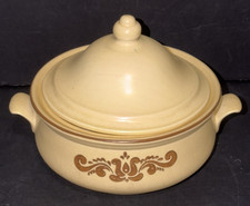 Vintage Pfaltzgraff Village Stoneware Covered Casserole Dutch Oven — listing 6