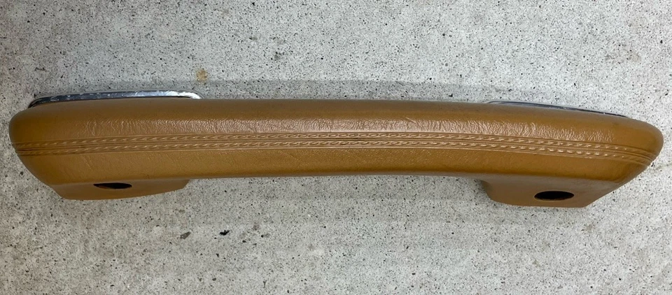 Mercedes Benz W123 1982 puerta delantera izquierda conductor interior manija de agarre de puerta OEM Foto 3 de 4