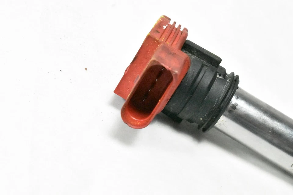 2005 - 2006 奥迪 S4 4.2L 线圈点火器 原始设备制造商 077905115K — 第 3/4 张图片