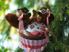 Deko Eichhörnchen Paar Simulation XL Cupcake Dose n. Tilda Art Landhaus NEU