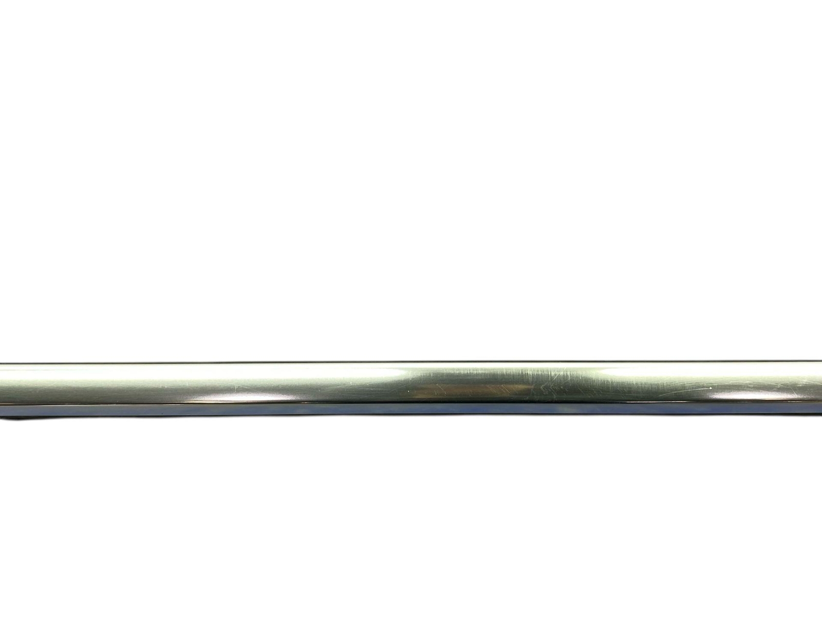 2016-2020 BENTLEY BENTAYGA REAR RIGHT DOOR LOWER WINDOW CHROME MOULDING *SCUFFS*
